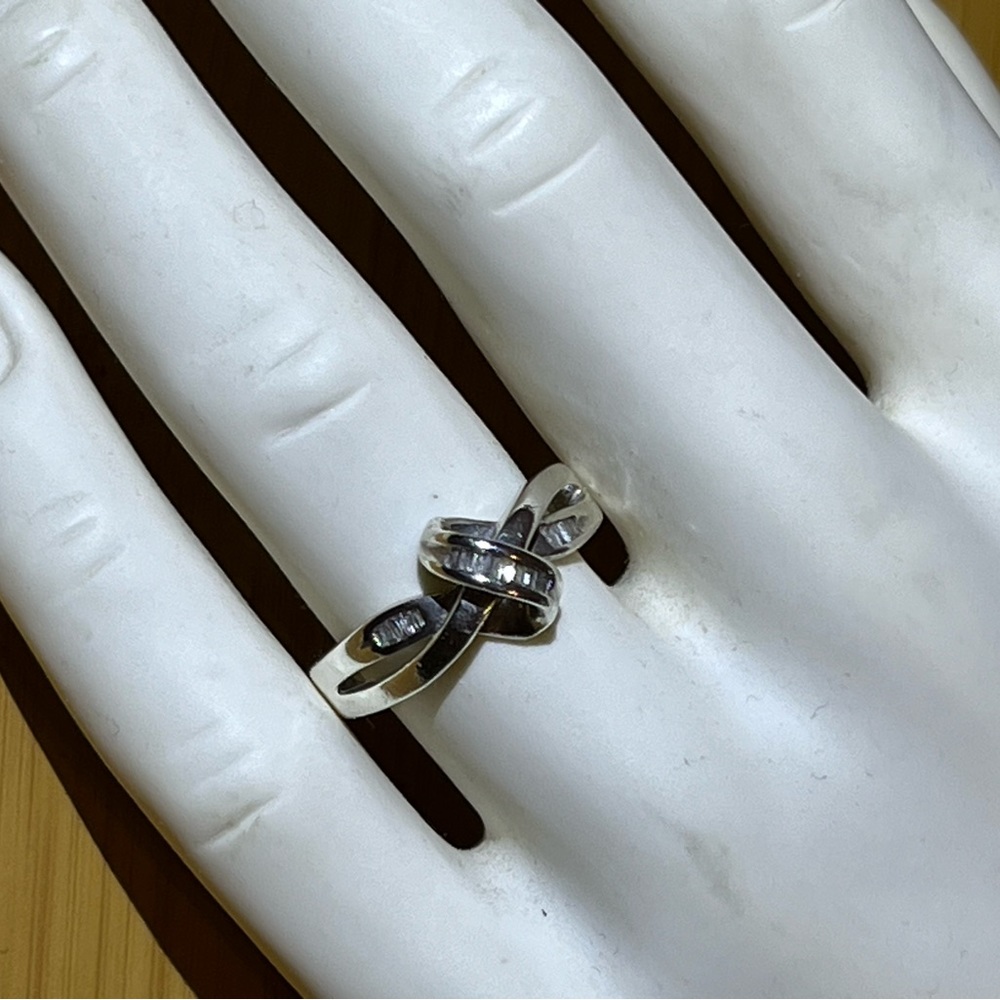 925 Sterling Silver Vintage Genuine Diamond Ring - Picture 1 of 11